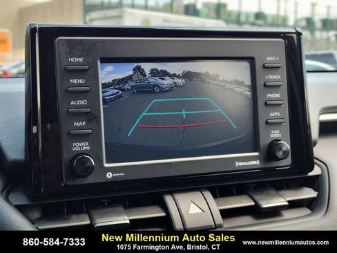 Used 2022 Toyota RAV4 XLE w/ Convenience Package image 21