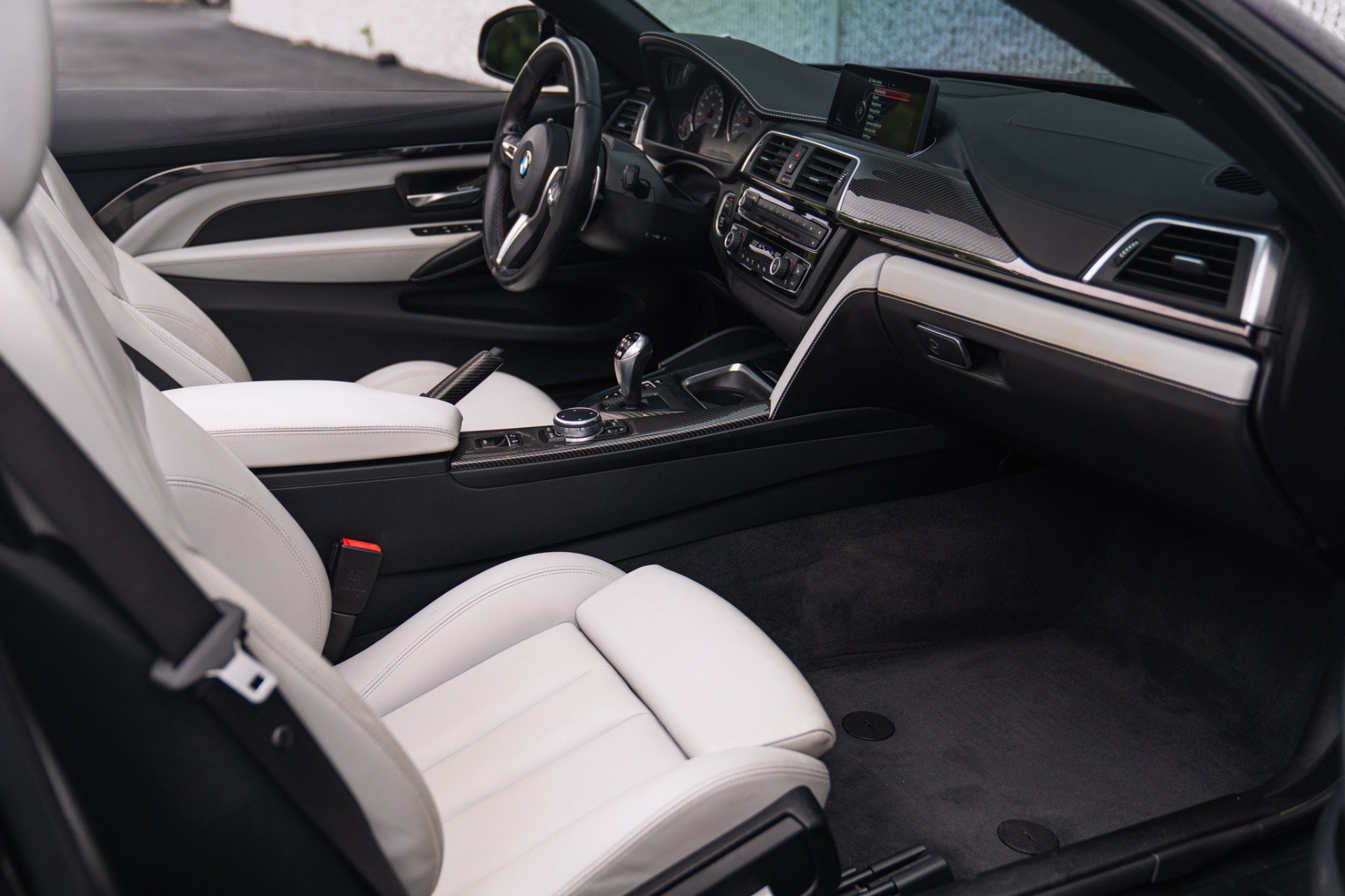 Used 2016 BMW M4 Convertible RWD image 53