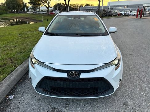 Used 2021 Toyota Corolla LE FWD image 9