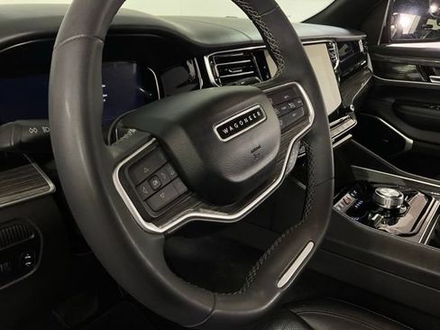 Used 2022 Jeep Wagoneer Series II w/ Rear Seat Video Group 1 AWD/4WD image 17