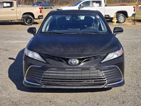 Used 2022 Toyota Camry XLE image 22