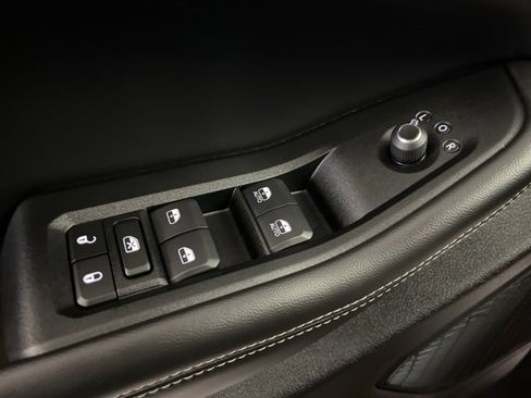 Certified 2024 Jeep Grand Cherokee Laredo image 15