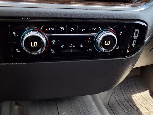 Used 2024 GMC Sierra 1500 Elevation image 10