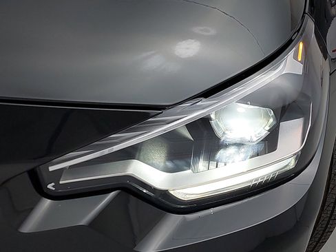 Used 2025 BMW 230i 230i w/ M Sport Package image 31