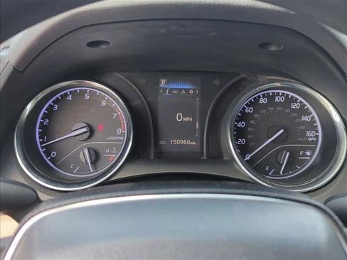 Used 2019 Toyota Camry LE image 10