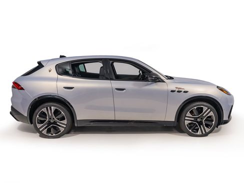 New 2025 Maserati Grecale Folgore image 8