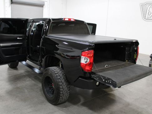 Used 2014 Toyota Tundra SR5 w/ TRD Off Road Package image 39