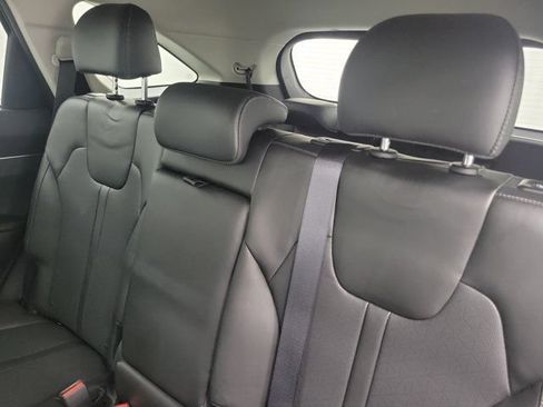 Used 2023 Kia Sorento S FWD image 11