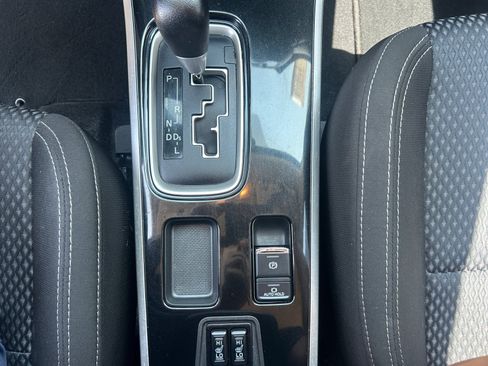 Used 2019 Mitsubishi Outlander ES FWD image 23