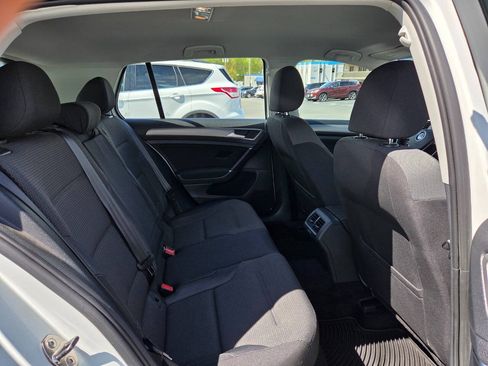 Used 2017 Volkswagen Golf S FWD image 18