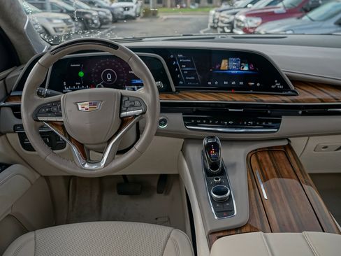 Used 2024 Cadillac Escalade ESV Sport Platinum image 13