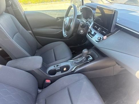 Used 2025 Toyota Corolla LE FWD image 5