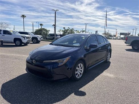 Used 2025 Toyota Corolla LE image 8