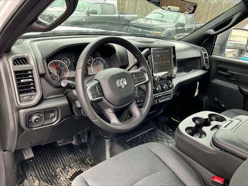 New 2026 RAM 5500 Tradesman w/ Chrome Appearance Group AWD/4WD image 9