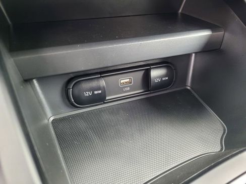 Used 2025 Kia Soul LX image 13