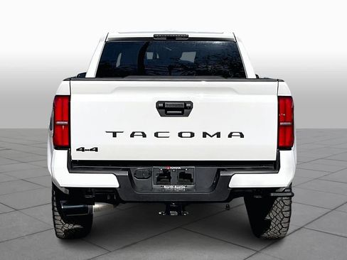 Used 2025 Toyota Tacoma TRD Sport image 4
