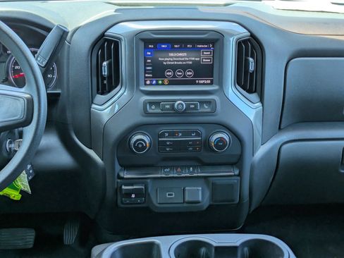 Used 2020 Chevrolet Silverado 2500 Custom w/ Custom Value Package AWD/4WD image 17