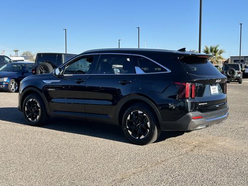 Certified 2024 Kia Sorento S image 4