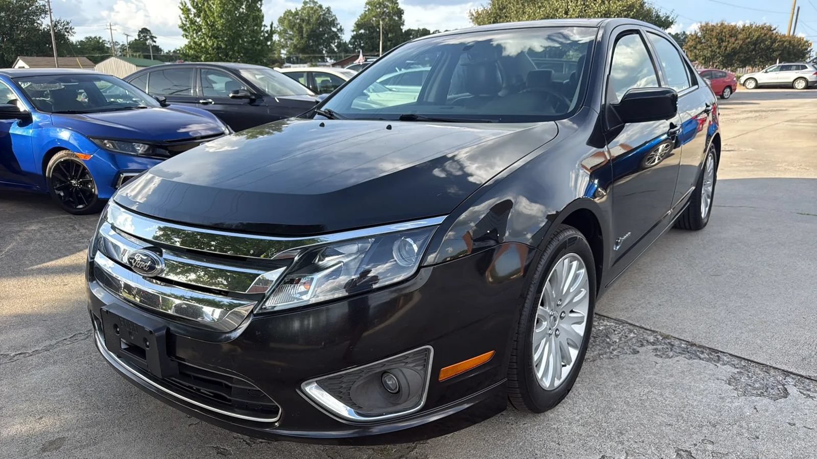 Used 2010 Ford Fusion Hybrid FWD image 1