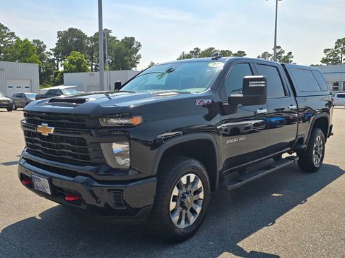 Used 2025 Chevrolet Silverado 2500 Custom w/ Custom Value Package AWD/4WD image 1