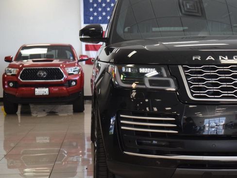 Used 2019 Land Rover Range Rover Long Wheelbase Autobiography image 10