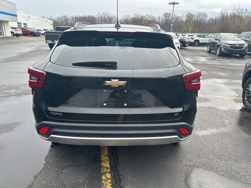 Used 2024 Chevrolet Trax LT w/ Driver Confidence Package image 3