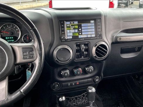 Used 2016 Jeep Wrangler Unlimited Sport image 5