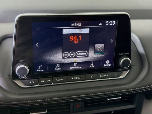 Used 2024 Nissan Rogue SV image 31