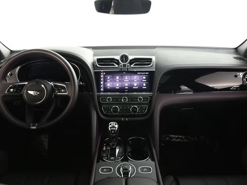 Used 2022 Bentley Bentayga AWD/4WD image 4