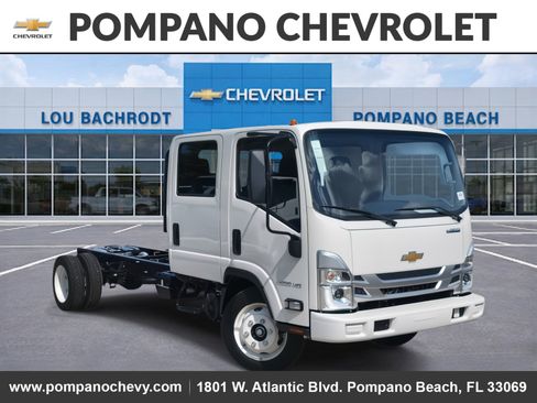 Used 2025 Chevrolet Low Cab Forward image 3