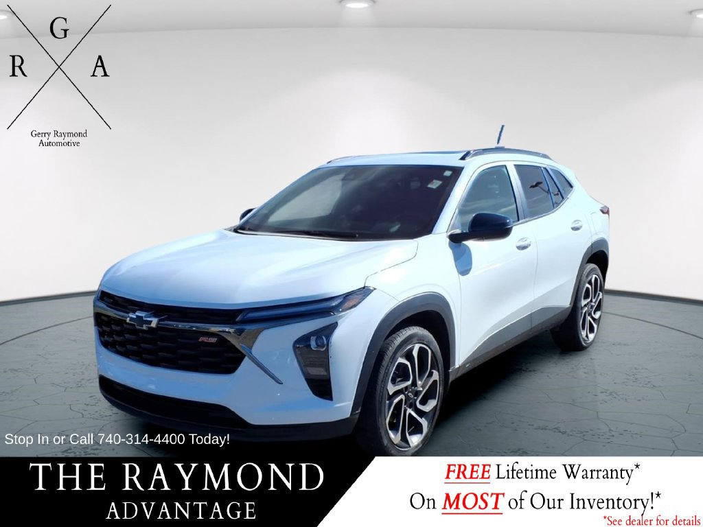 Used 2025 Chevrolet Trax RS w/ Sunroof Package FWD image 7