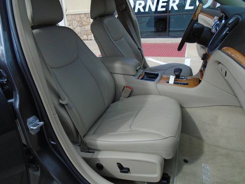 Used 2014 Chrysler 300 C w/ Beats Audio Group image 12