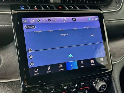 Used 2022 Jeep Grand Cherokee Overland AWD/4WD image 19