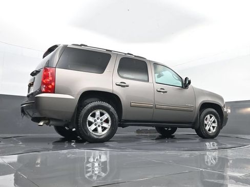 Used 2014 GMC Yukon SLT w/ SLT-2 Equipment Package AWD/4WD image 26
