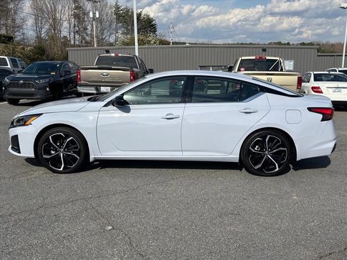 Used 2024 Nissan Altima 2.5 SR image 22