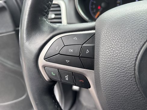 Used 2019 Jeep Grand Cherokee Altitude AWD/4WD image 30
