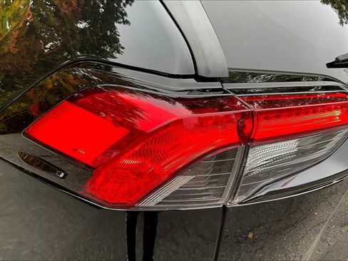 Certified 2022 Toyota RAV4 XLE image 26