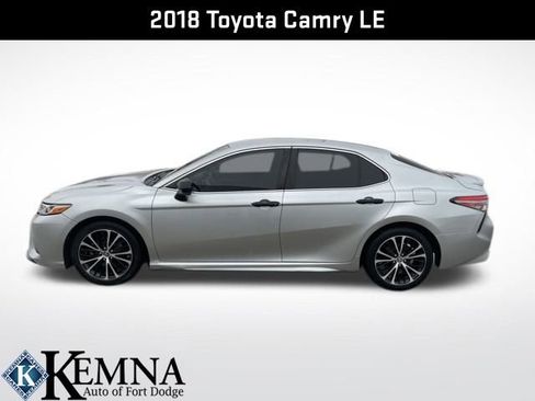 Used 2018 Toyota Camry LE image 7