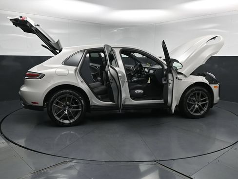 New 2026 Porsche Macan Turbo AWD/4WD image 33