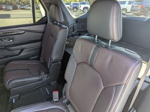 Used 2025 Honda Pilot Black Edition image 16