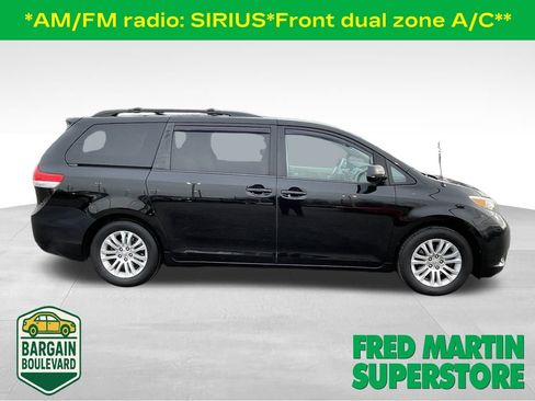 Used 2011 Toyota Sienna XLE image 1