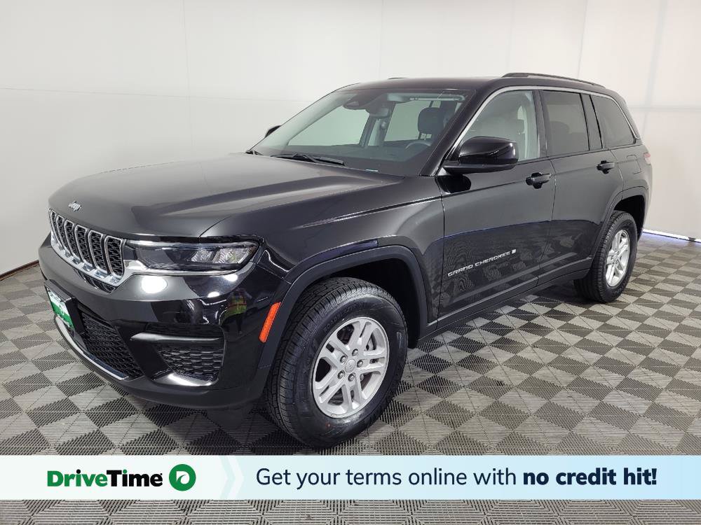 Used 2023 Jeep Grand Cherokee Laredo AWD/4WD image 1