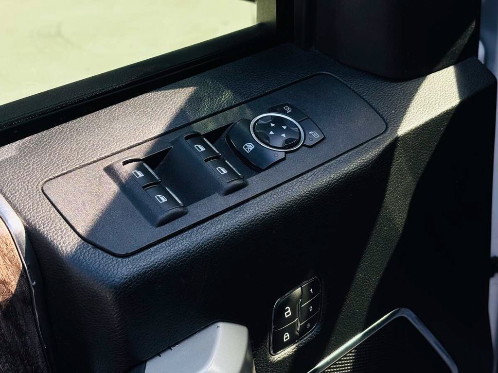 Used 2019 Ford F350 Lariat w/ Lariat Ultimate Package AWD/4WD image 35