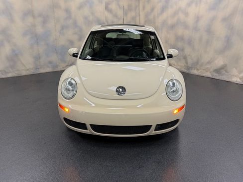 Used 2006 Volkswagen Beetle Coupe w/ Package 1 FWD image 5