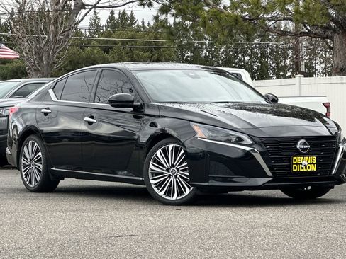 Used 2024 Nissan Altima 2.5 SL FWD image 2