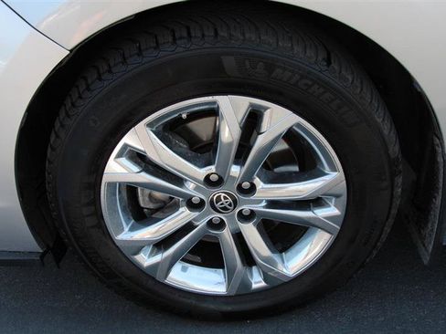 Used 2021 Toyota Sienna XSE AWD/4WD image 39
