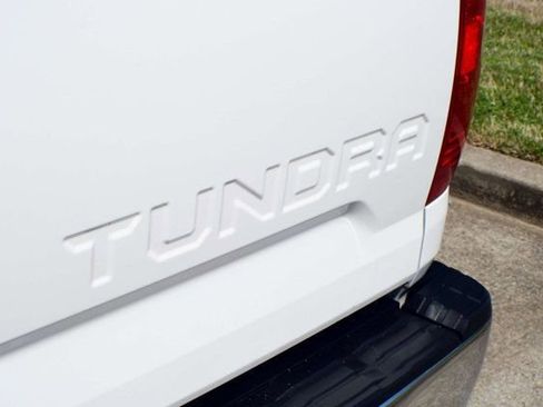 Used 2020 Toyota Tundra SR5 w/ SR5 Upgrade Package image 17