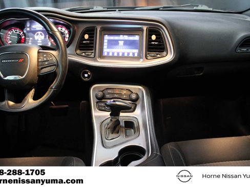 Used 2020 Dodge Challenger SXT w/ Driver Convenience Group RWD image 10