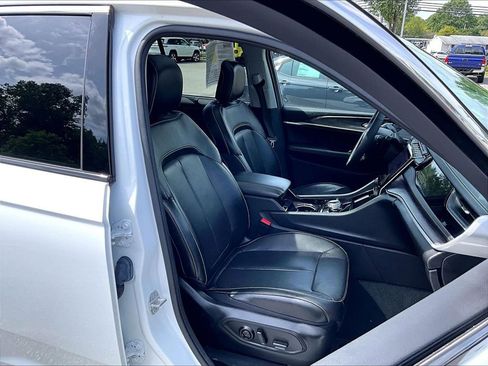Used 2022 Jeep Grand Cherokee Limited 4xe w/ Luxury Tech Group II AWD/4WD image 11