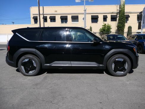 New 2026 Kia EV9 Light image 2